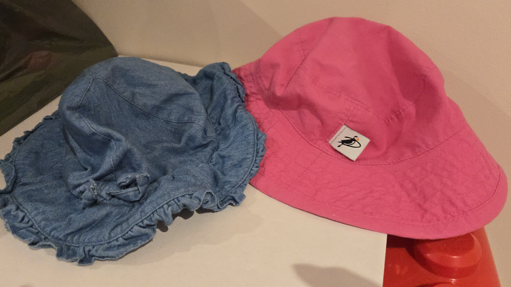 Baby Sun Hats - Puffin and Oshkosh (size 0-9 months)
