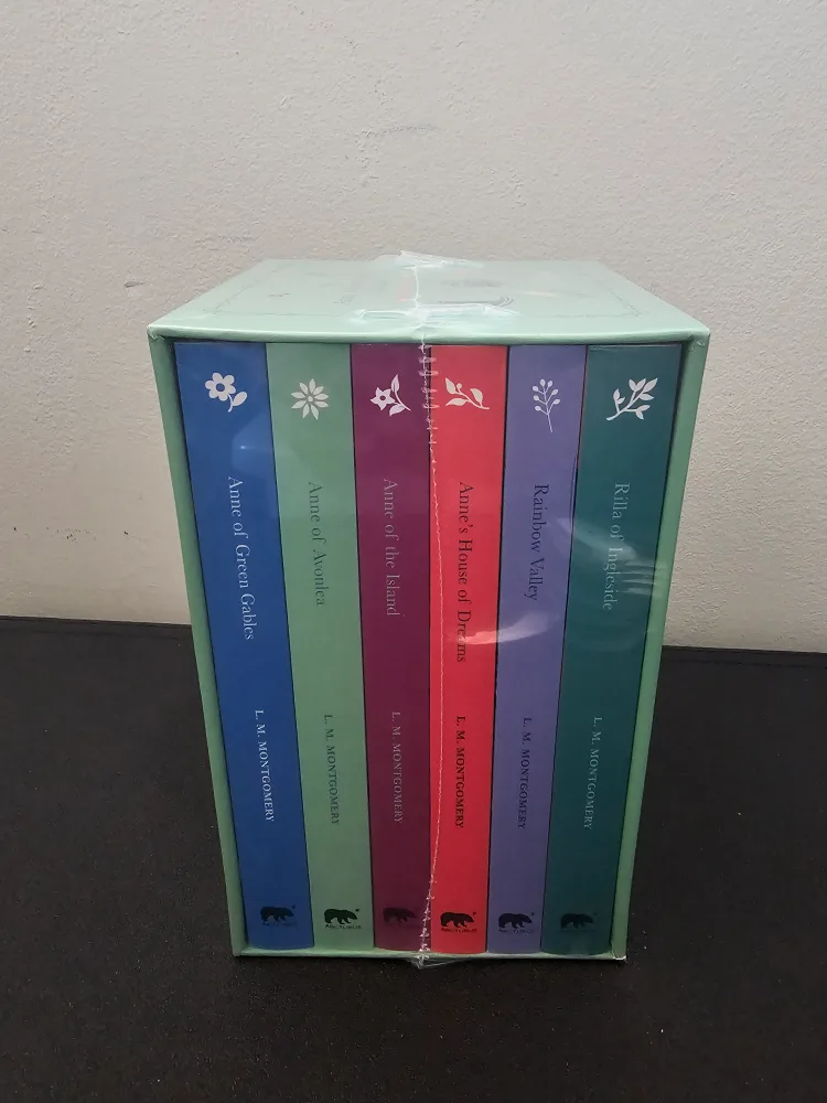 The Anne of Green Gables Collection Boxed Set LAST PRICE image indicator(3)
