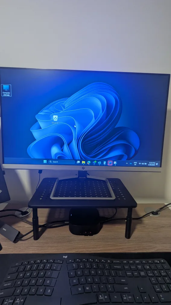 HP 27fw 27-inch IPS LED Monitor thumbnail