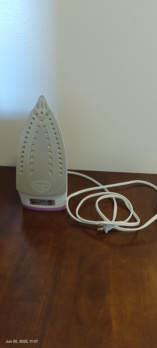 T-fal Steam Essential Plus Ceramic Iron - photo 2