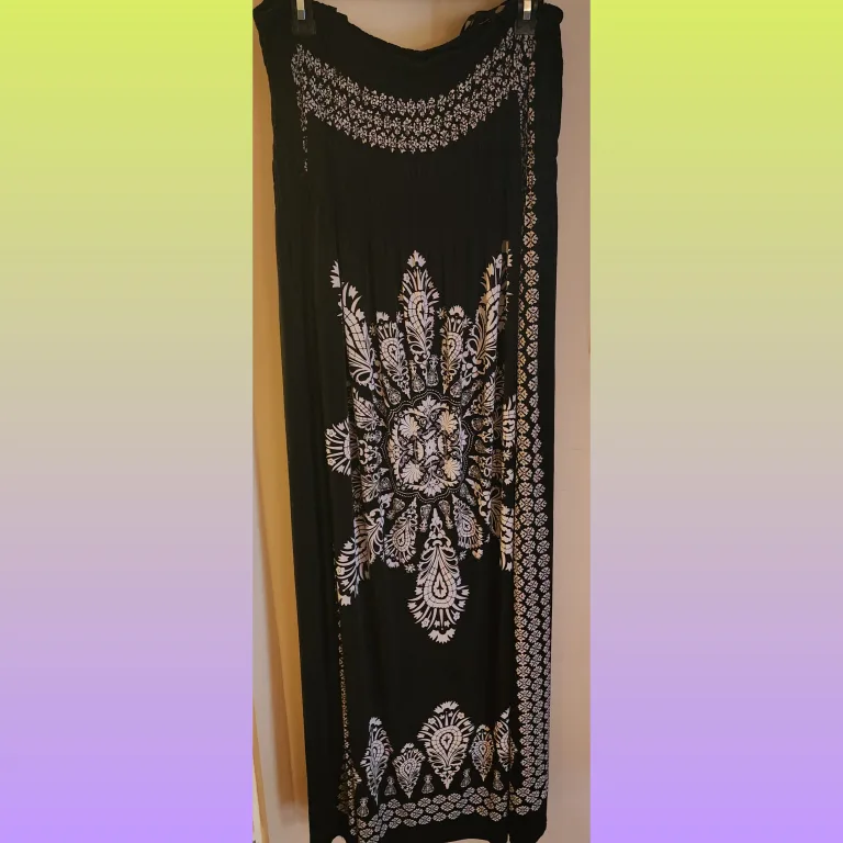 Black & White Floral Maxi Dress thumbnail