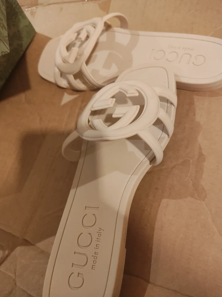 Gucci Slides image indicator(2)