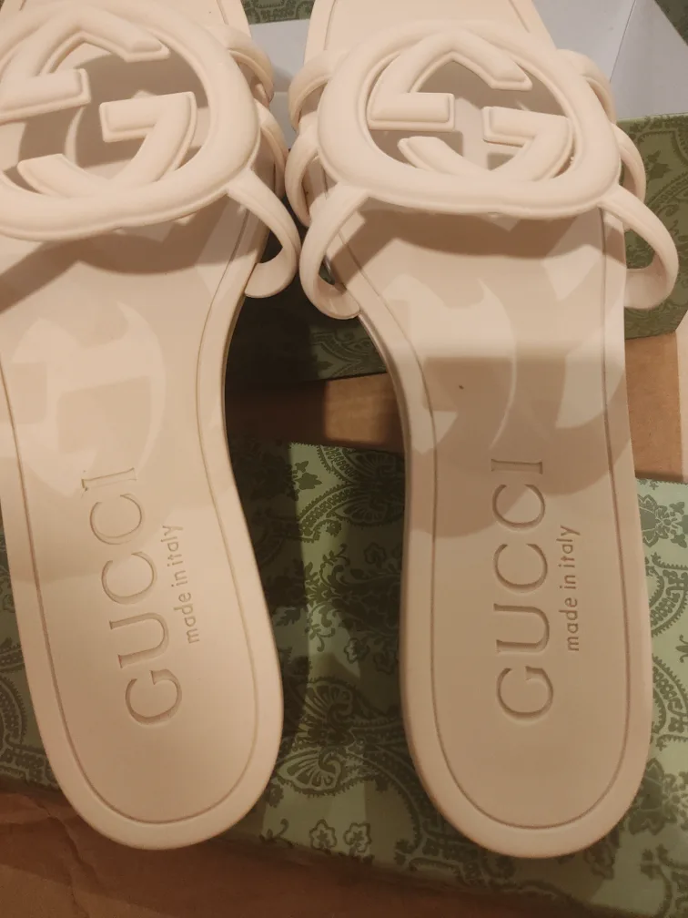 Gucci Slides image indicator(3)