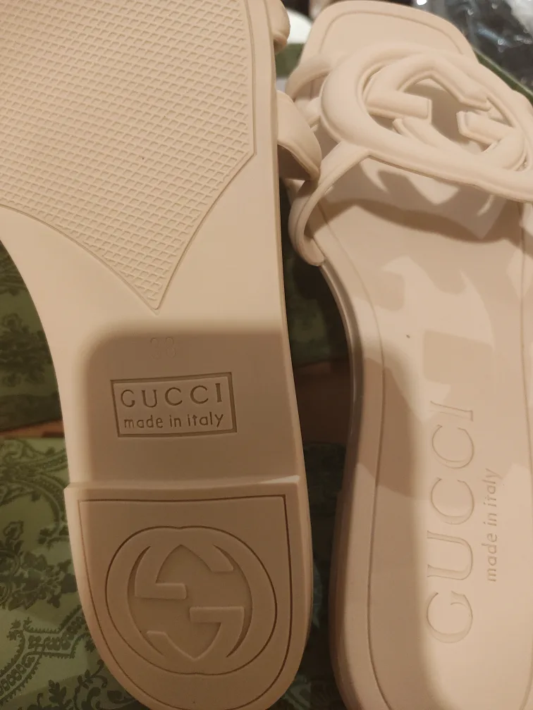 Gucci Slides image indicator(4)