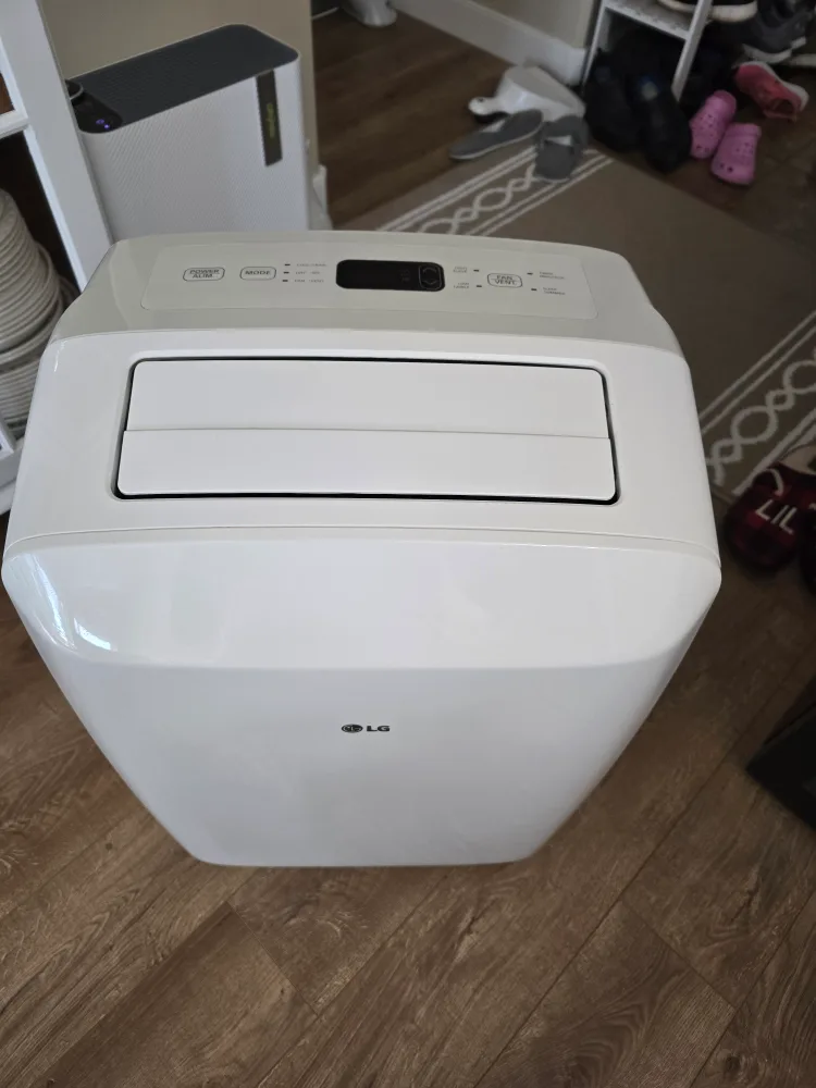 LG Portable Air Conditioner - White thumbnail