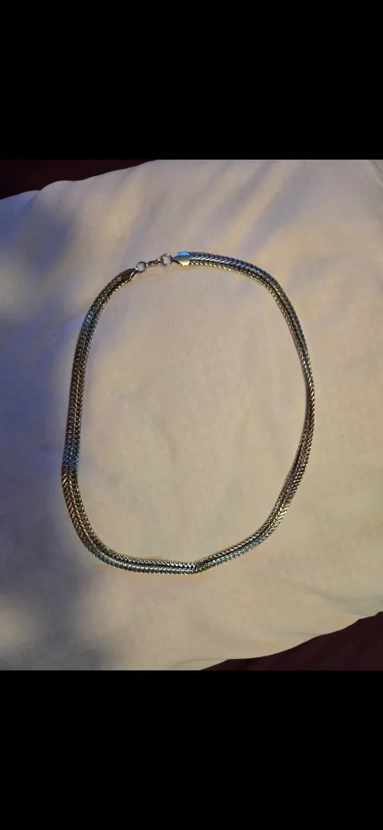 Necklace - BRAND NEW thumbnail