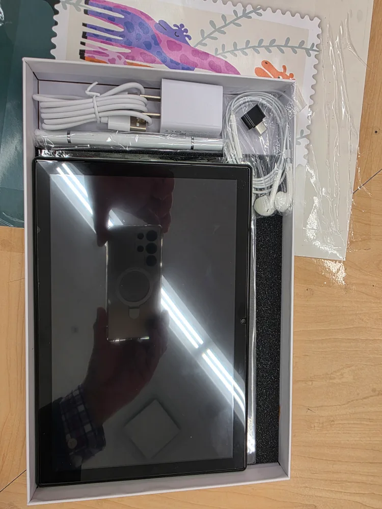 Tablet PC with Accessories image indicator(2)