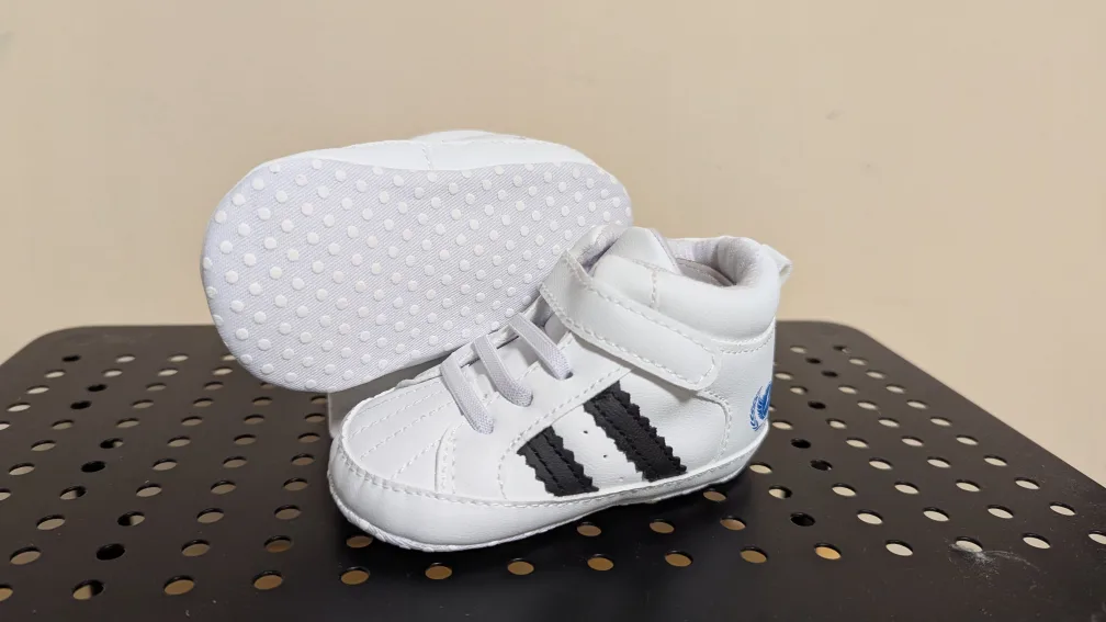 Newborn/Infant White Baby Shoes ~ *New* image indicator(4)