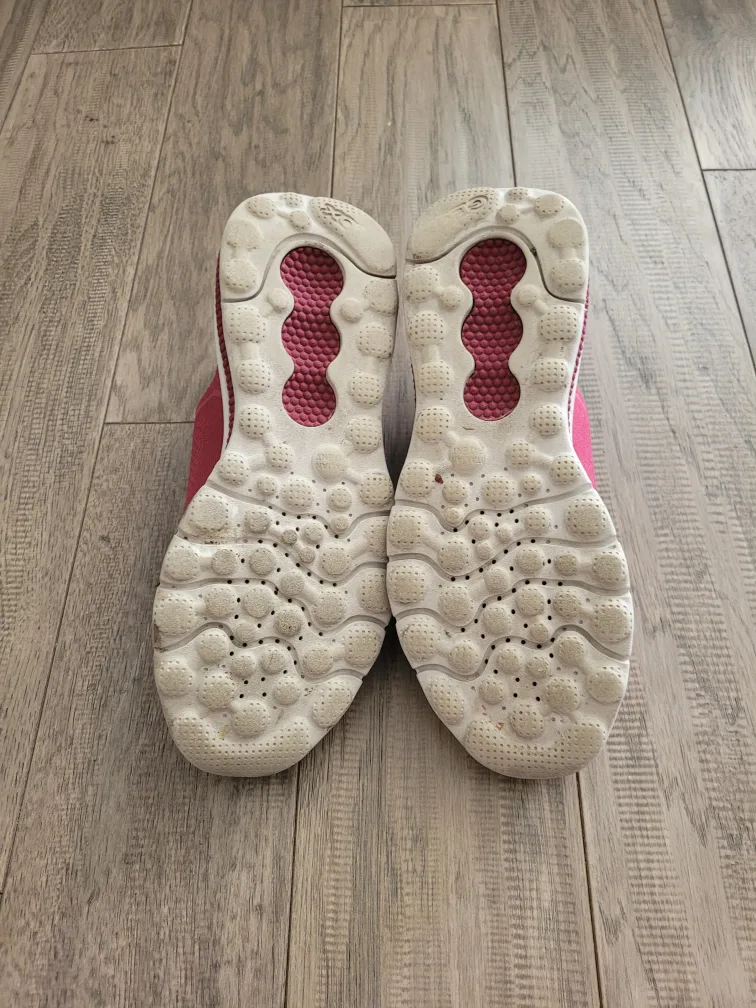 Comfortable Pink Sneakers image indicator(2)