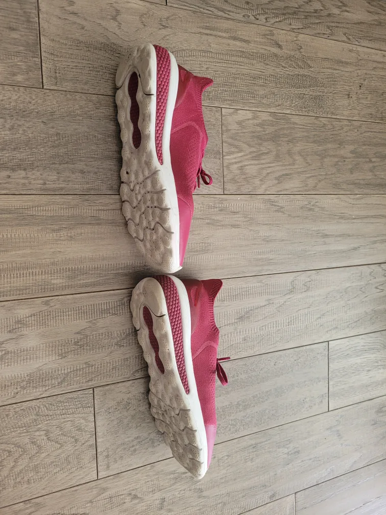 Comfortable Pink Sneakers image indicator(3)