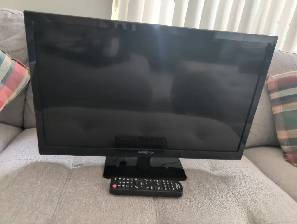 Insignia TV with Remote thumbnail