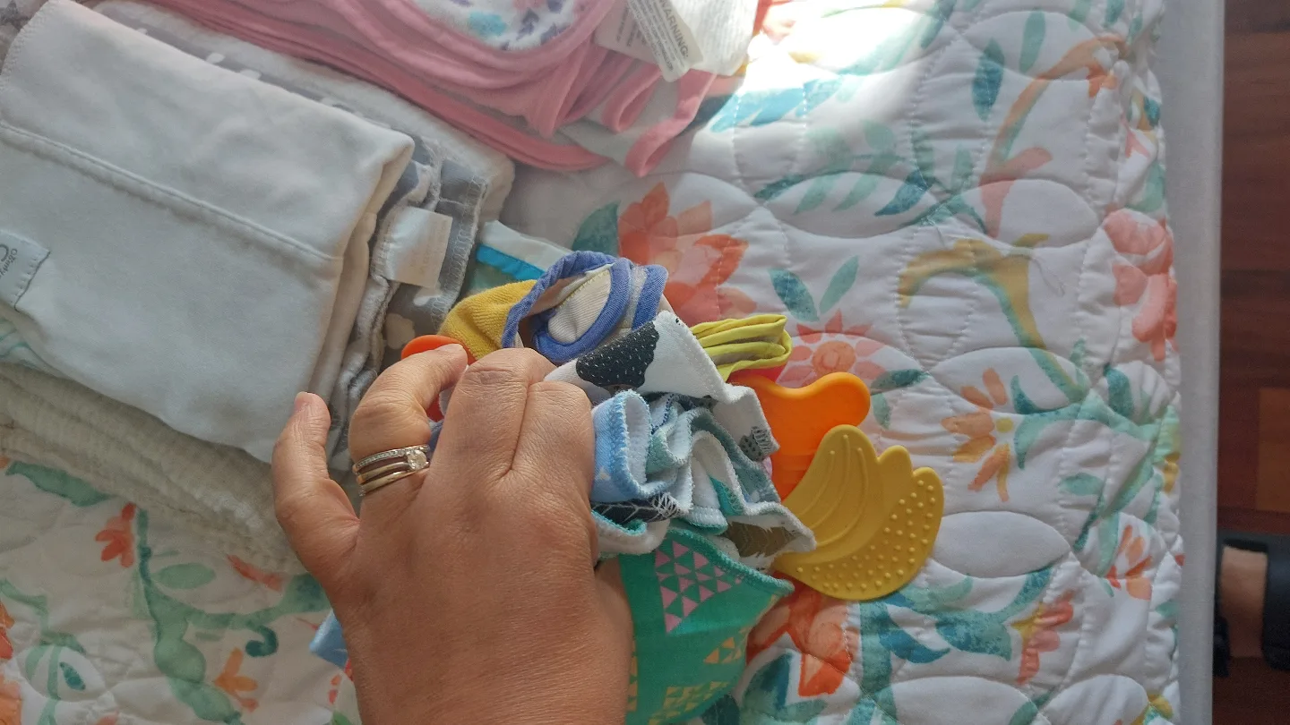 Baby bibs and washcloths image indicator(8)