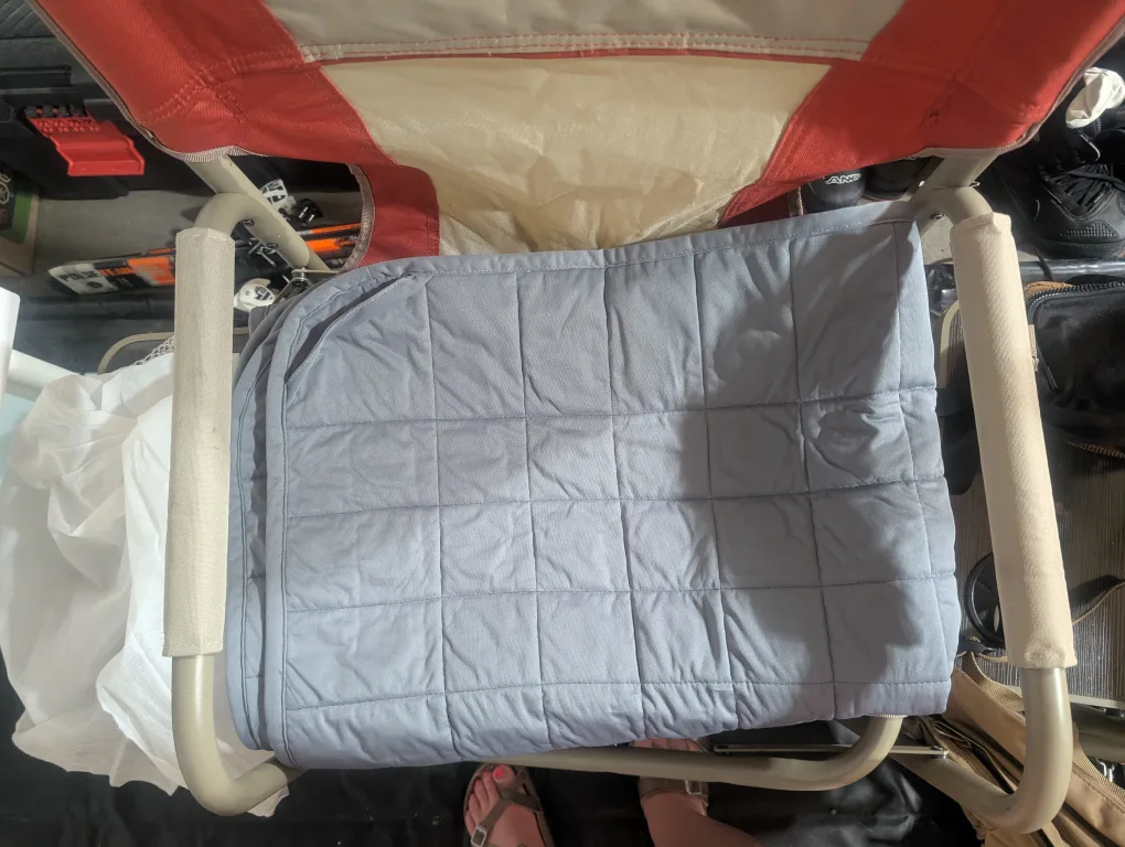 Hugged hippo Weighted Blanket - Grey thumbnail