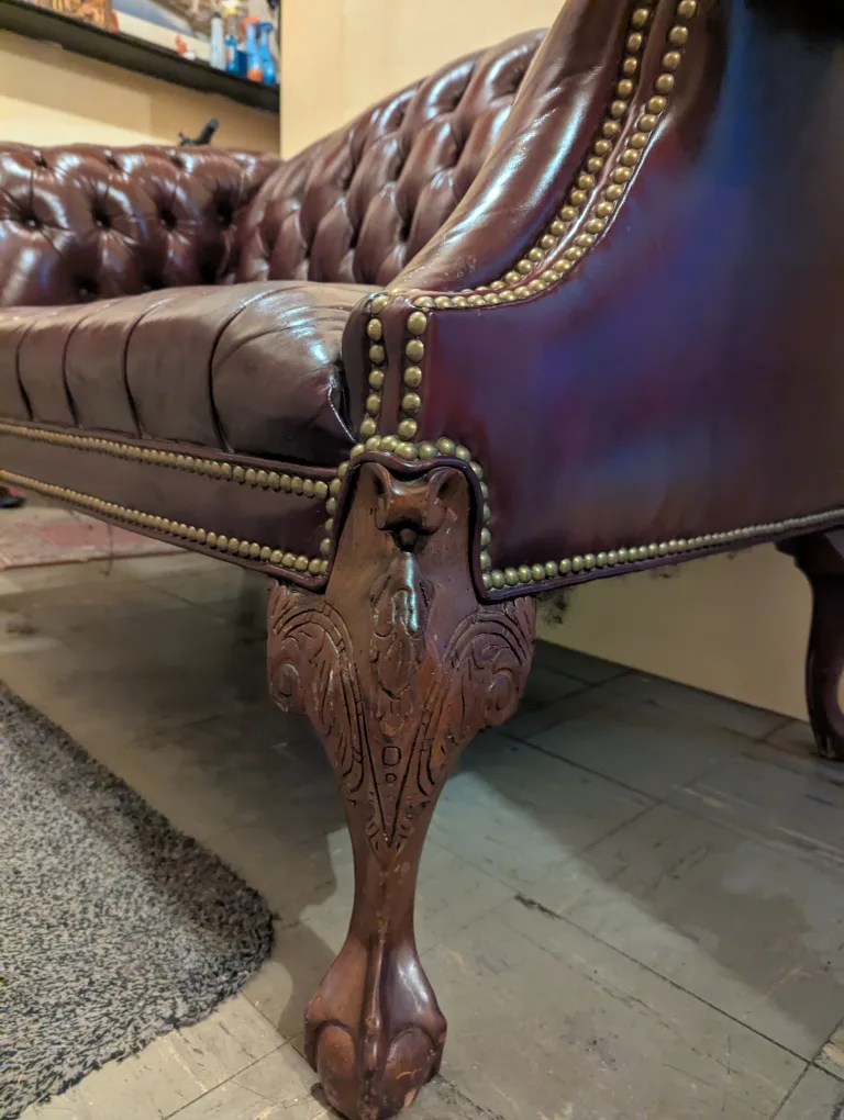 Burgundy Leather Chesterfield Sofa image indicator(5)