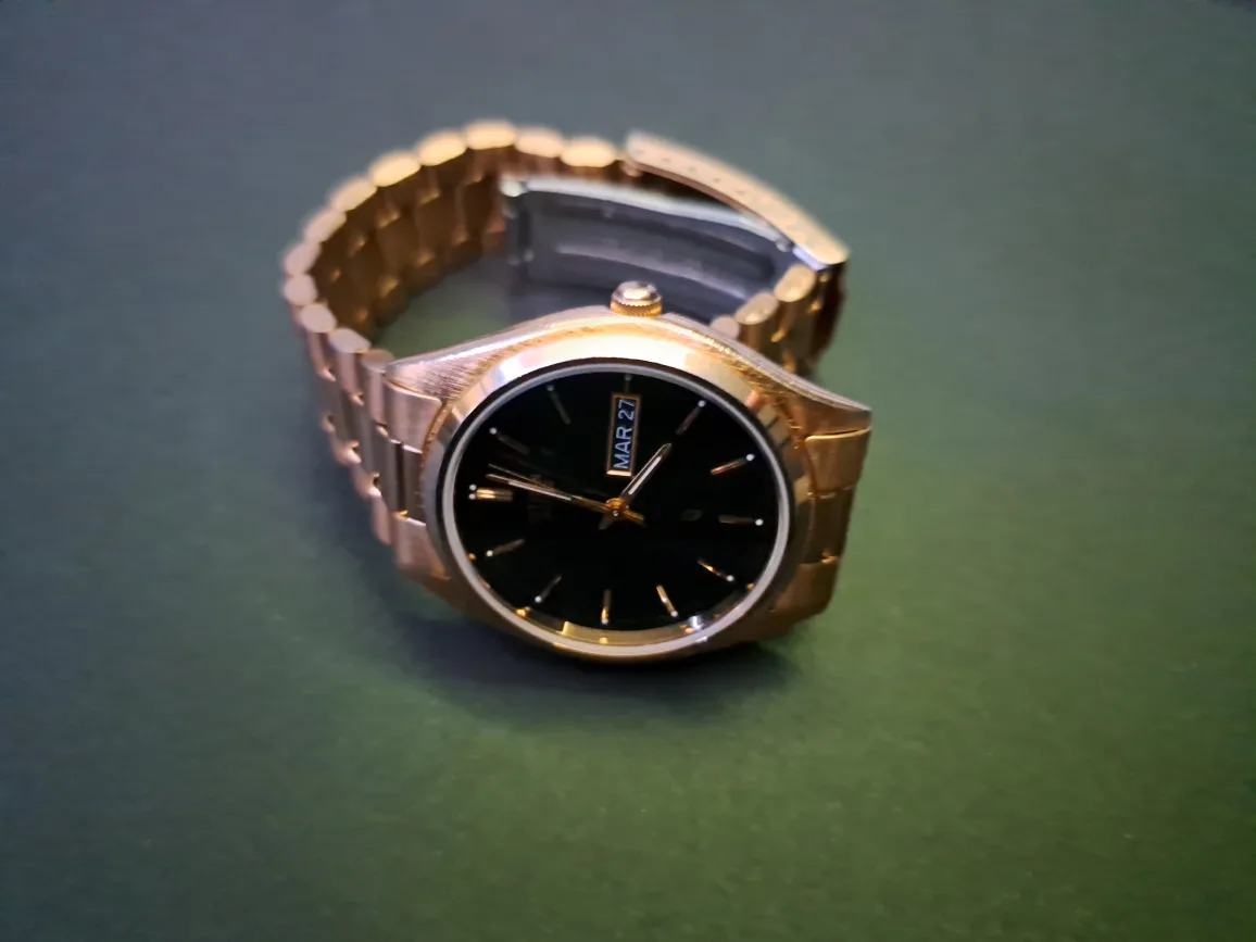 Citizen Quartz Gold Watch image indicator(2)