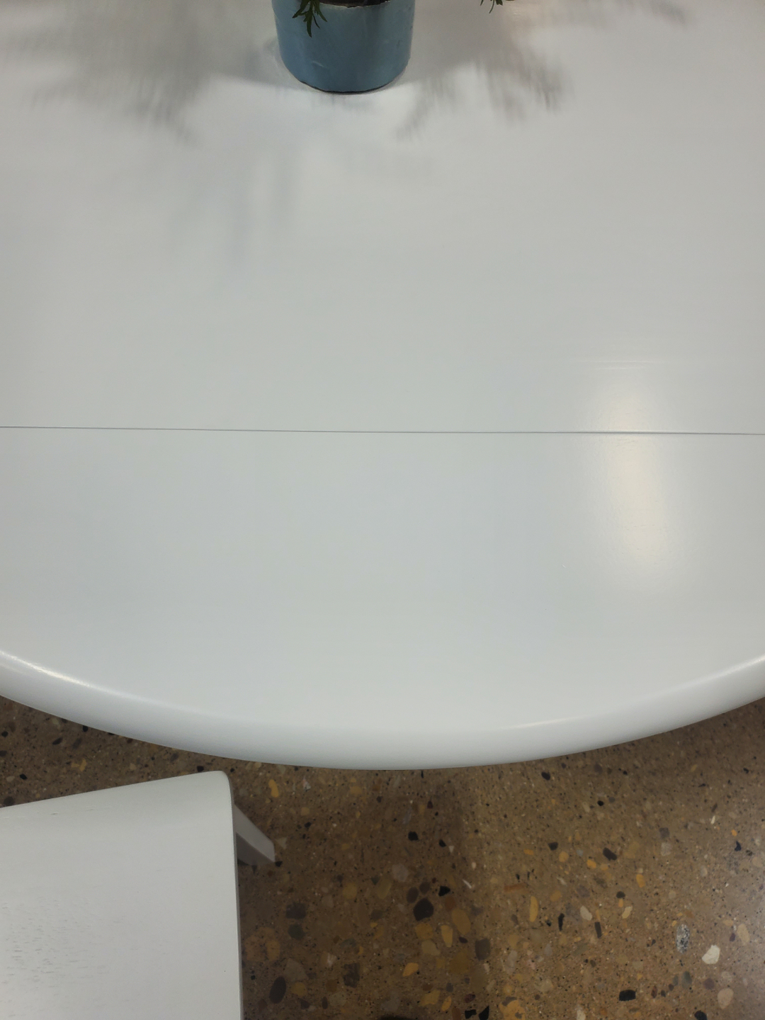 White Round Table and Chairs - photo 4