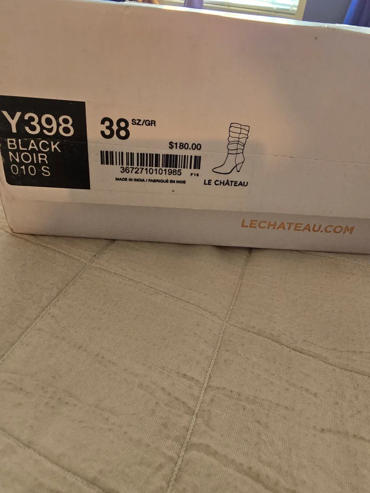 Le Chateau Black Boots image indicator(4)