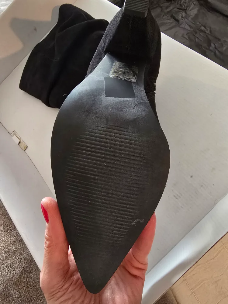 Le Chateau Black Boots image indicator(5)