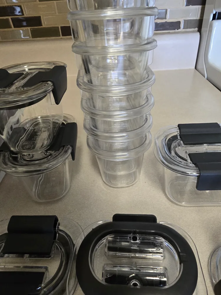 Rubbermaid Brilliance Food Storage Containers image indicator(9)