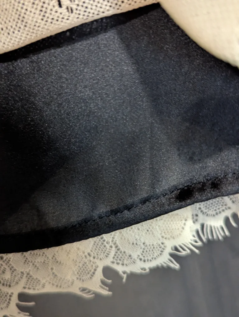 White lace tank top image indicator(4)