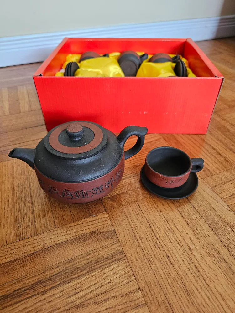 Vintage Tea Set thumbnail