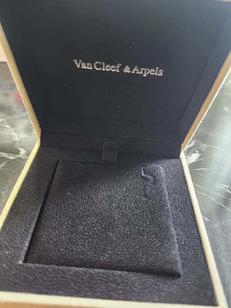 Van Cleef & Arpels Alhambra Bracelet image indicator(3)