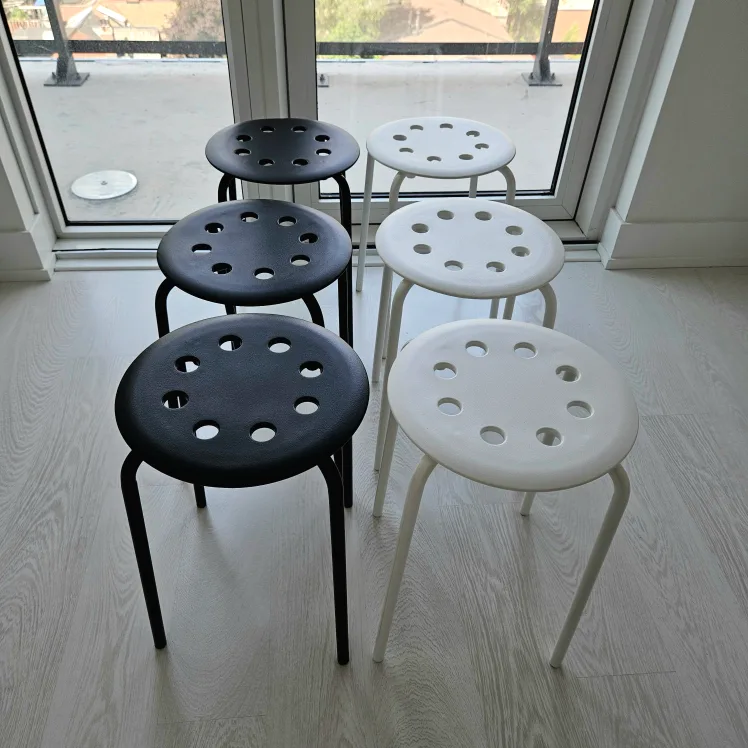 🔥Moving sale🔥IKEA MARIUS Stools- Set of 4 (2 Black + 2 White) thumbnail