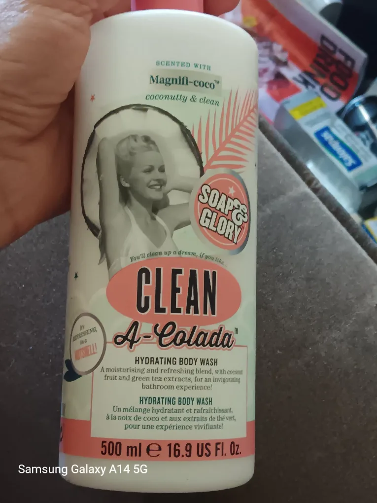 Soap & Glory Clean Hydrating Body Wash thumbnail