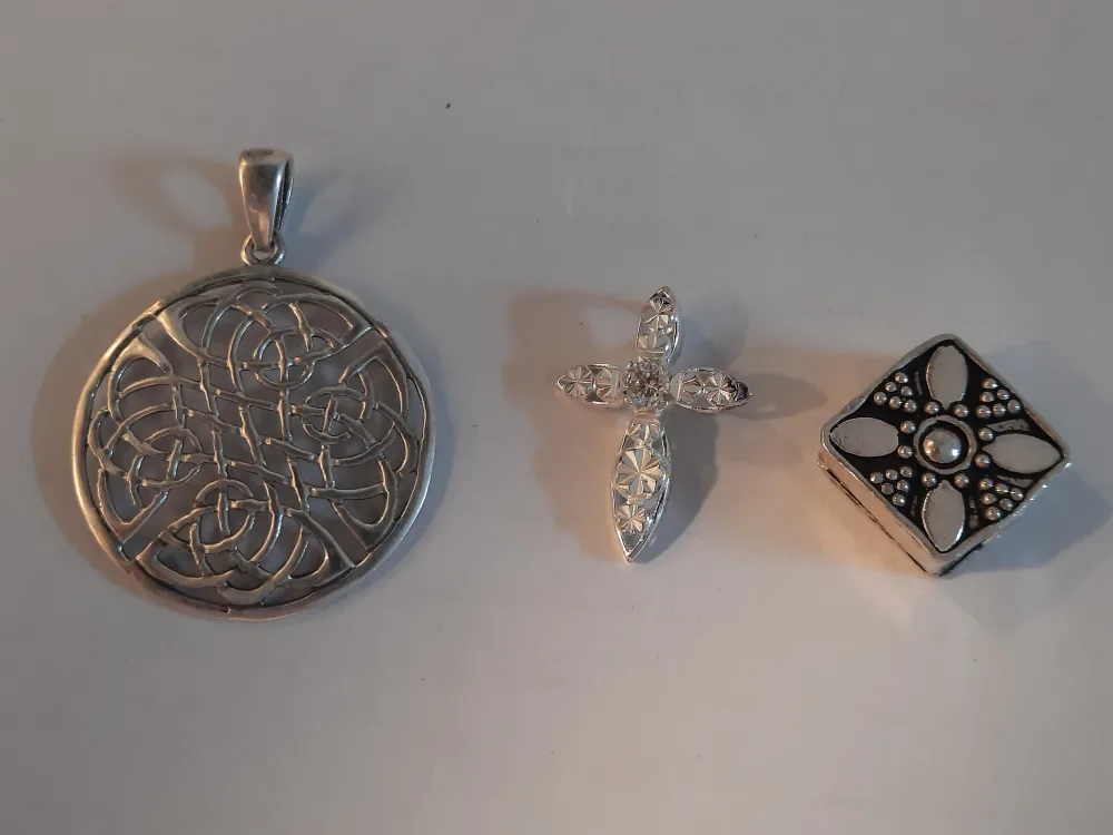 Silver Pendants and Charms image indicator(4)