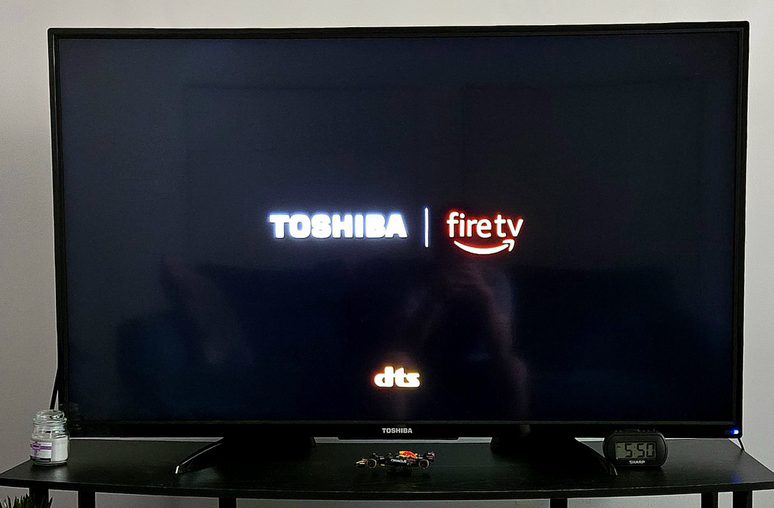 50" Toshiba Fire TV 4K LED UHD with Remote - photo 2