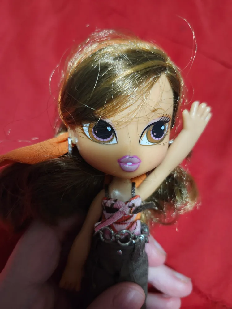 $20 bratz doll image indicator(3)