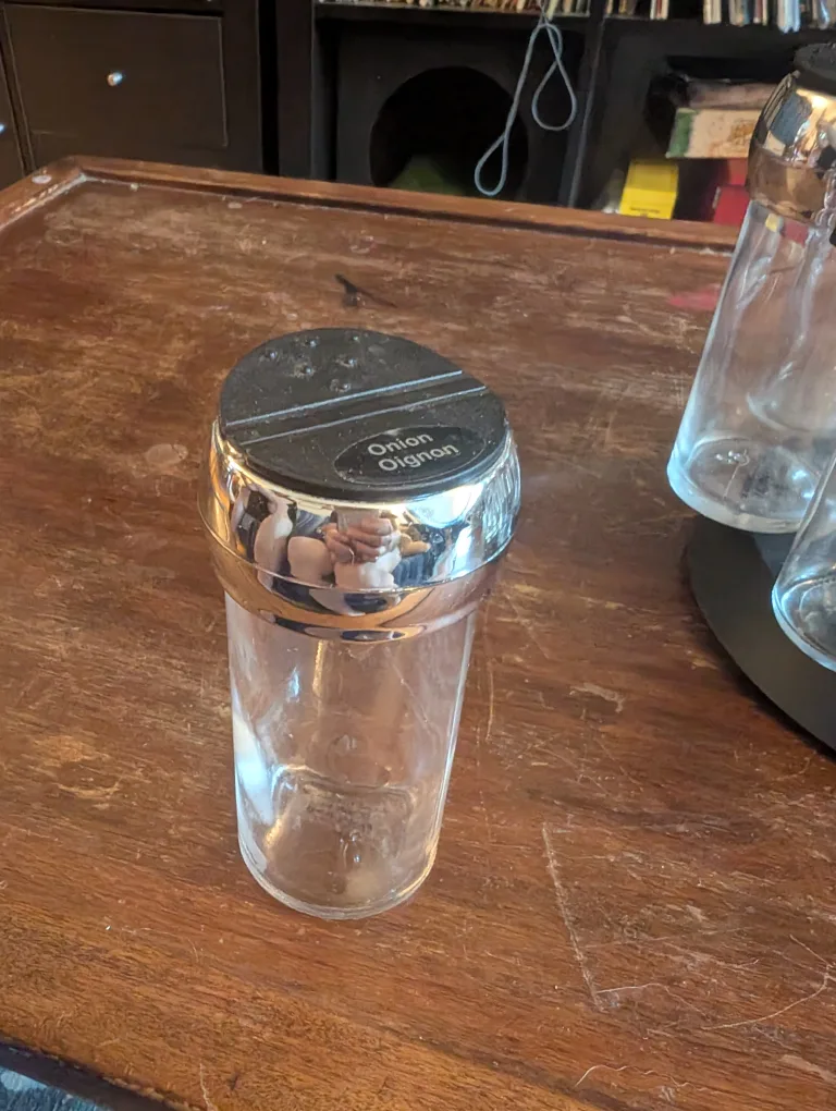 Spice Rack with 16 Glass Jars image indicator(2)