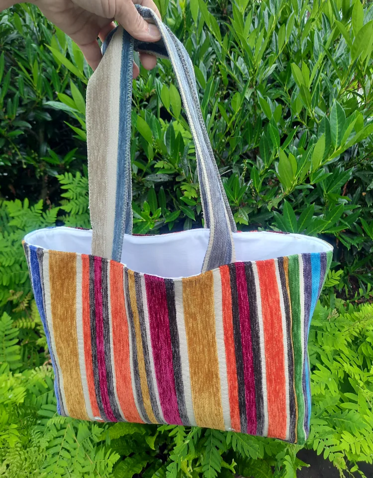 Striped Tote Bag image indicator(4)