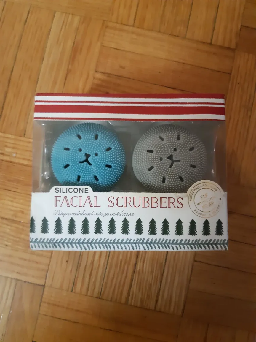 Silicone Facial Scrubbers - New in Box! #freecycle thumbnail