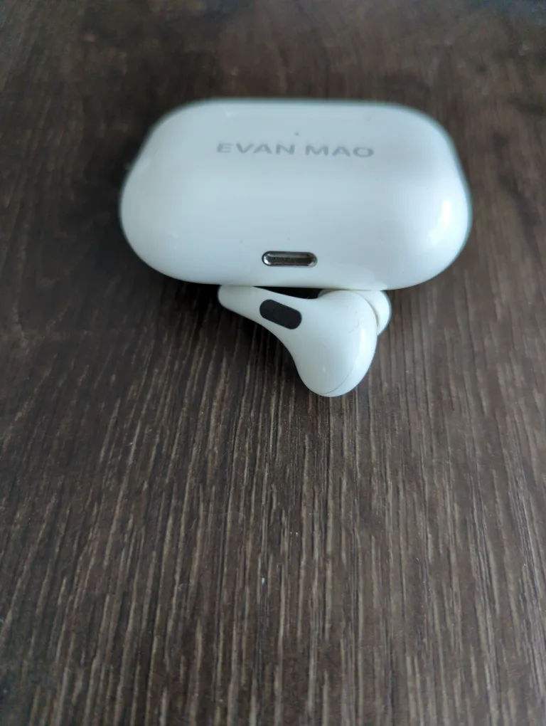 Airpod pro Left earphone and charging case image indicator(4)