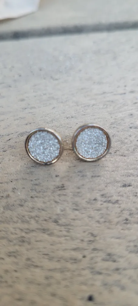 Stud Earrings thumbnail