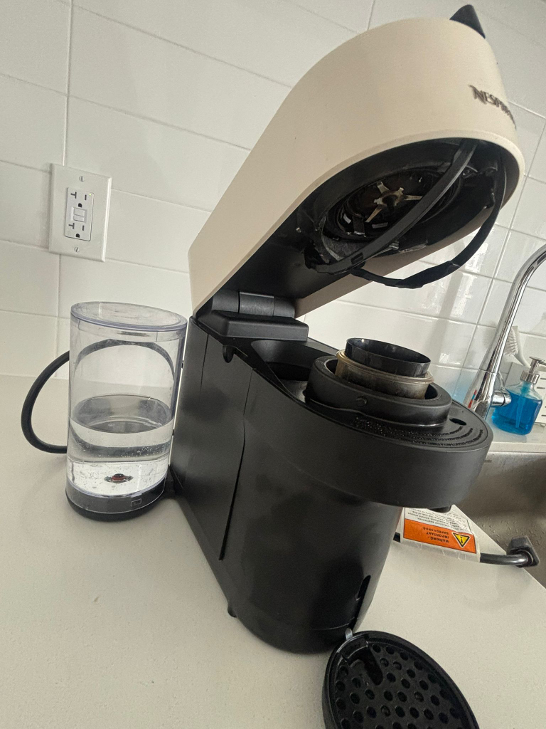 Nespresso Vertuo Coffee Machine - photo 2