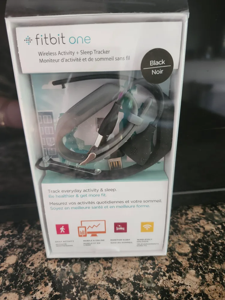 Fitbit One Wireless Activity + Sleep Tracker thumbnail
