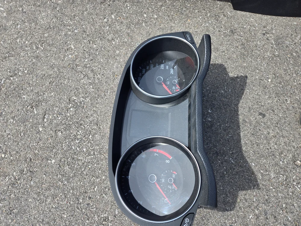 2018 vw passat engine - only 60,000km image indicator(4)