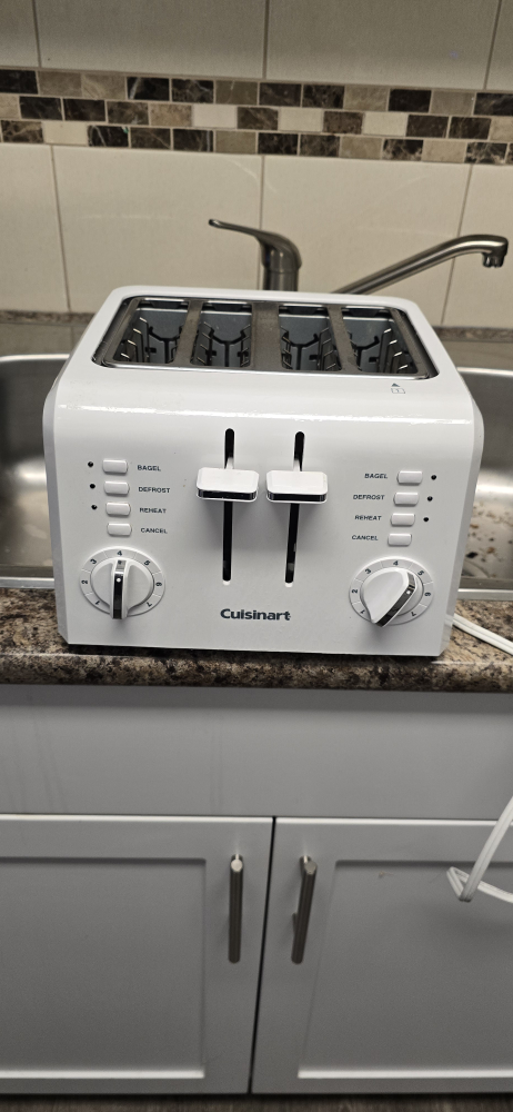 Cuisinart 4-Slice Toaster - photo 2