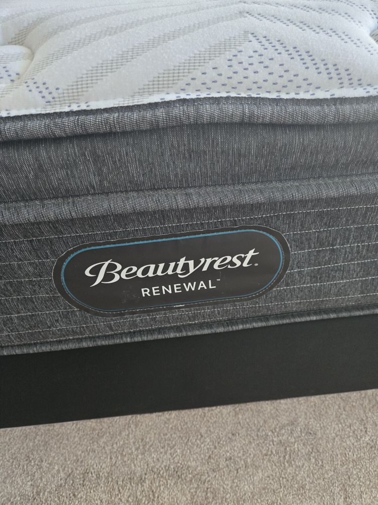 Queen Size Mattress Set - photo 3
