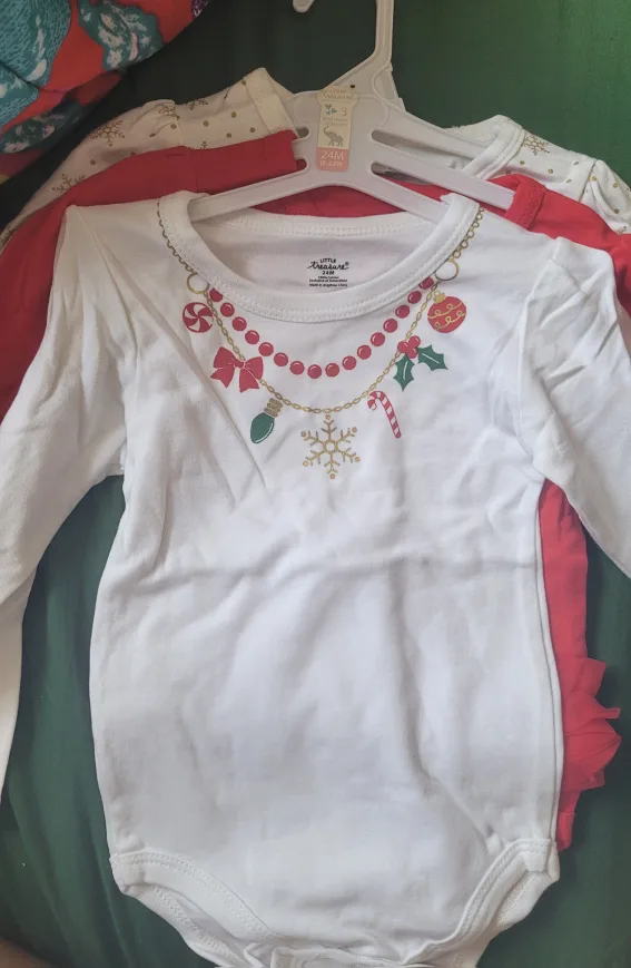 Brand New 3 Piece Xmas Onesies 24 mths/2T image indicator(2)