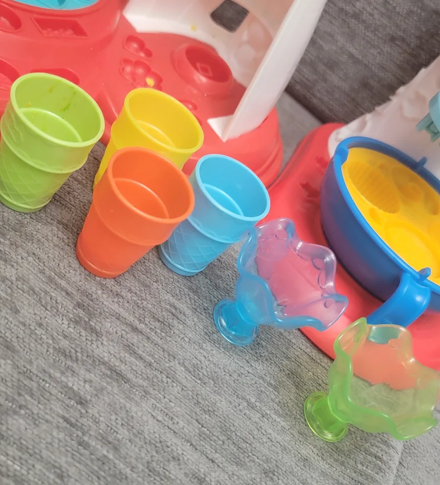 Play-Doh Ice Cream Set image indicator(4)