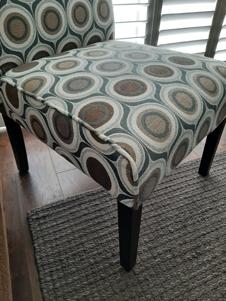 Patterned slipper accent chair - photo 4