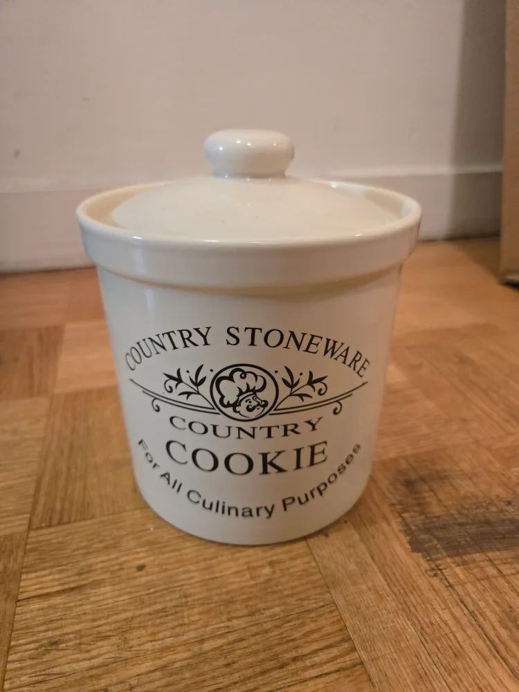 Country Stoneware Cookie Jar thumbnail