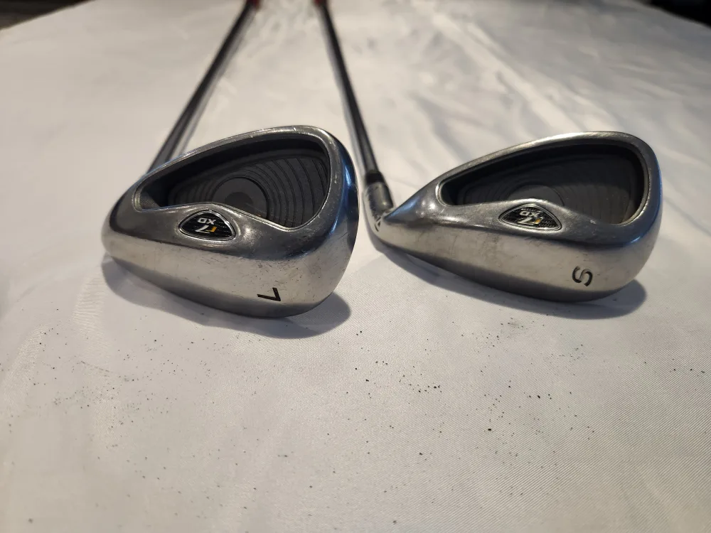 Taylormade r7 S & L wedges thumbnail