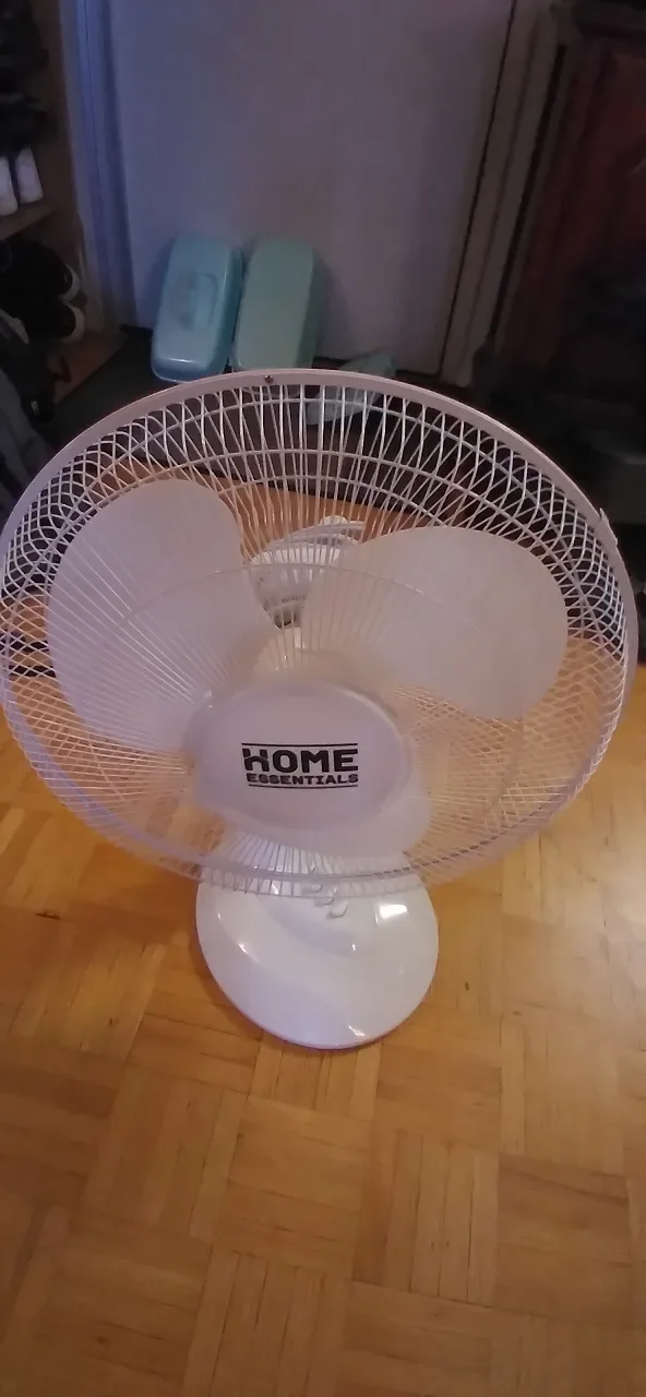 White Electric Fan 🥕 thumbnail
