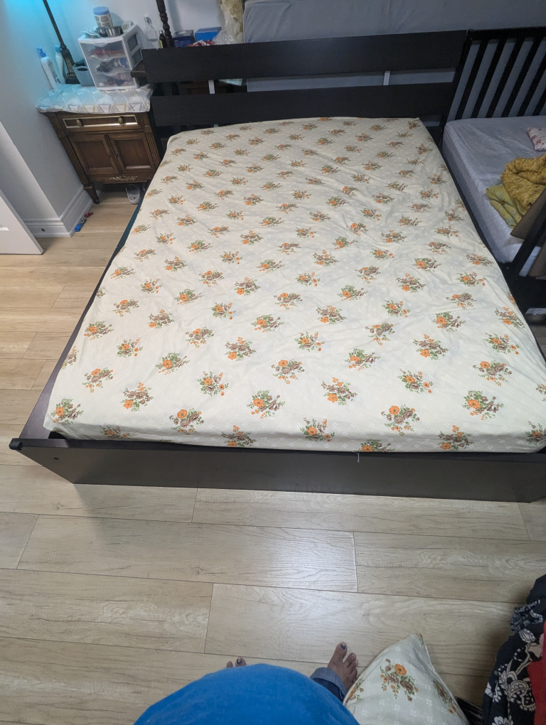 Wooden Bed Frame queen size - photo 3