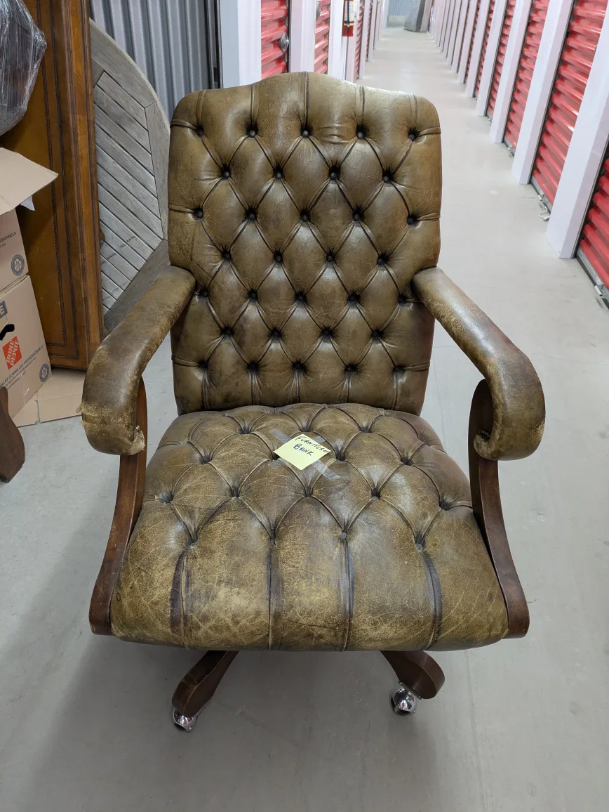 Vintage Leather Executive Chair & Desk Set image indicator(2)