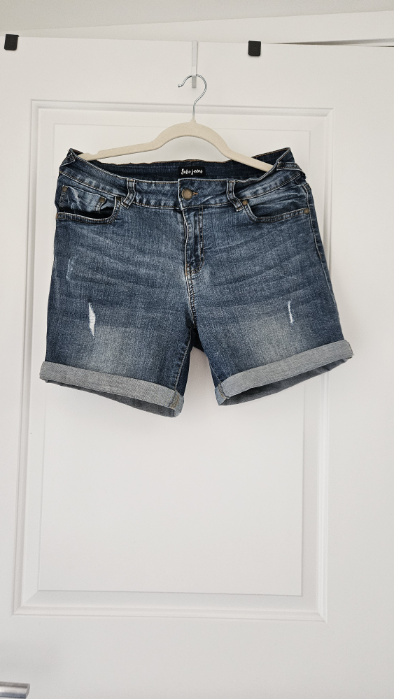 NEGOTIABLE - Suko Jeans Denim Shorts - Size 10 (Medium) - photo 5